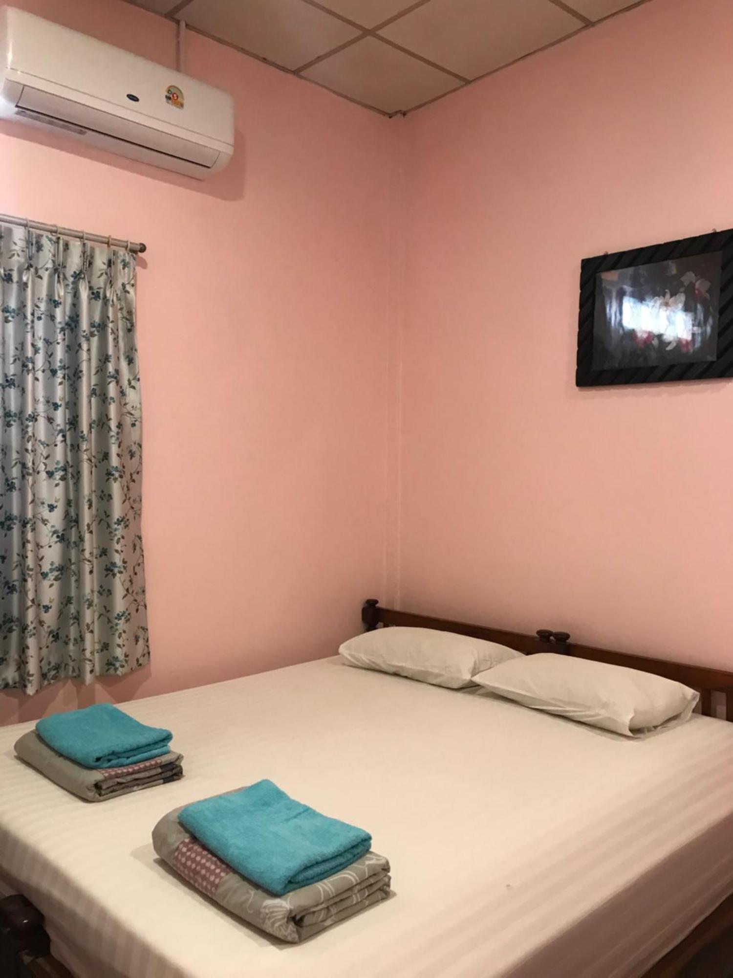Vitoonguesthouse2fanrooms & Aircondition 2* Sukhothai