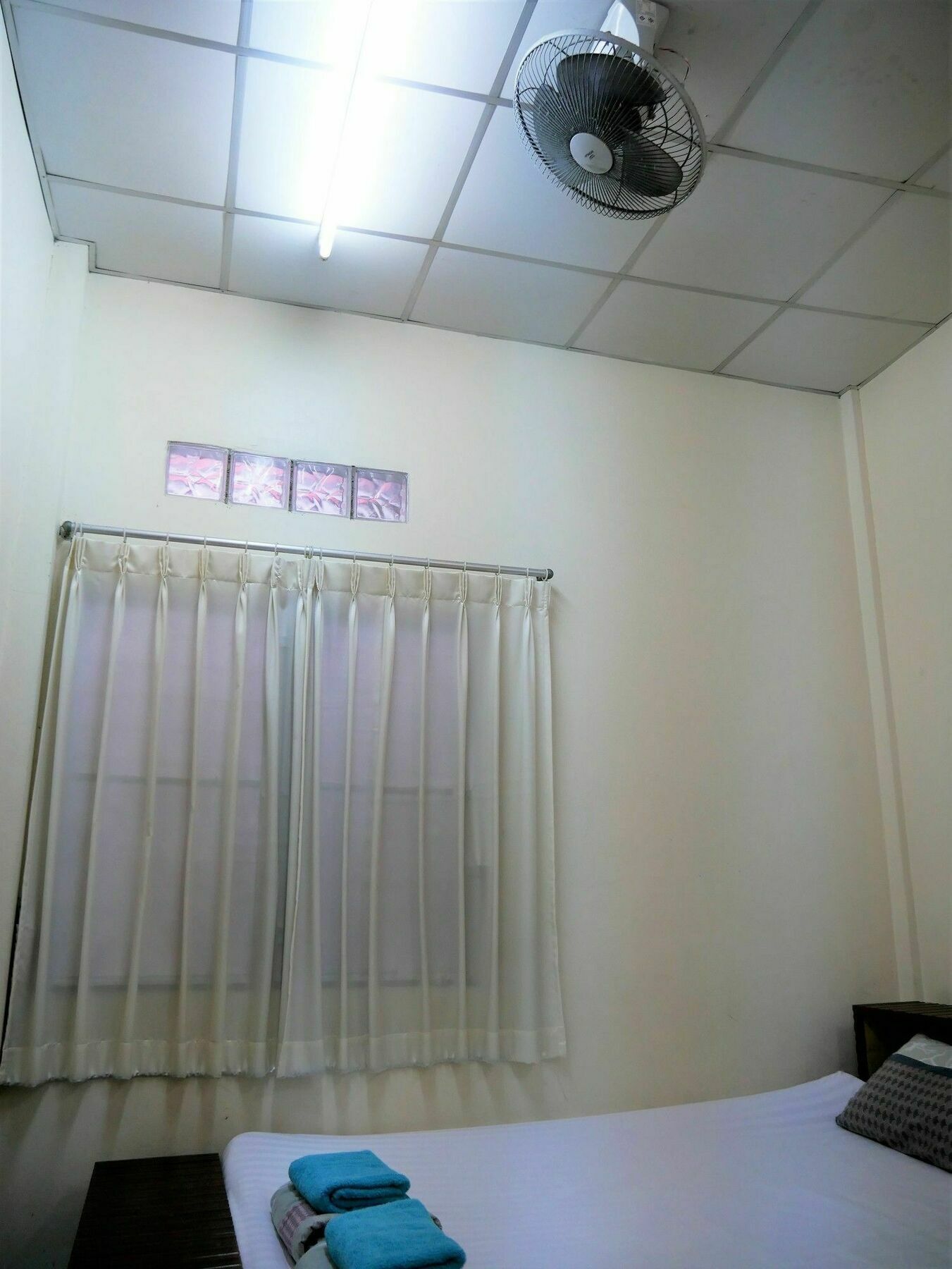 Vitoonguesthouse2fanrooms & Aircondition 2*